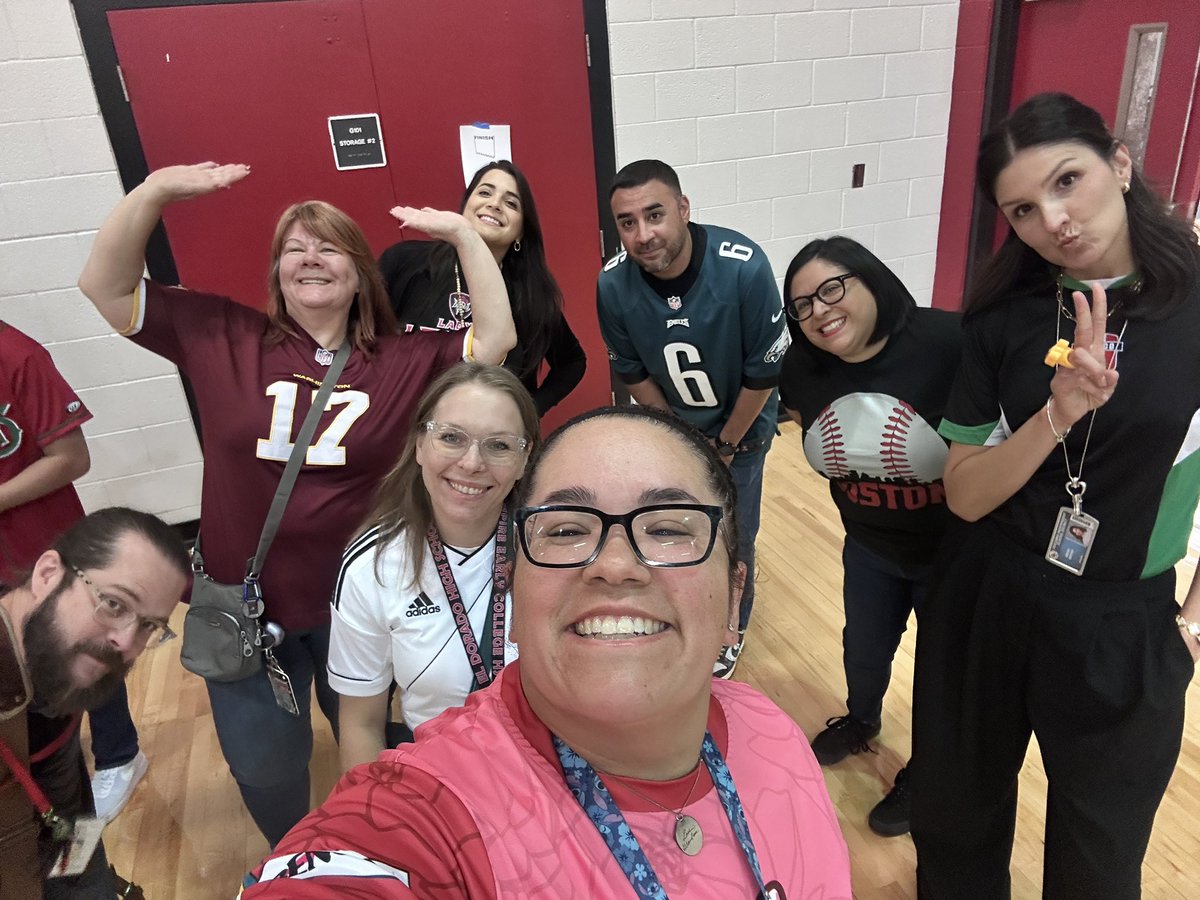 Getting exercise at the gym <a href="/EDAztecs_HS/">Venessa Betancourt</a>