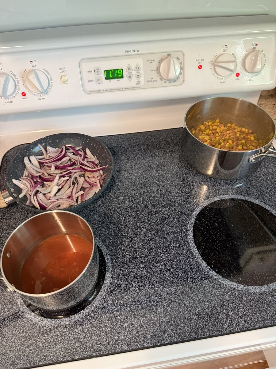 DWebbs1's tweet image. Can you guess what’s for lunch?