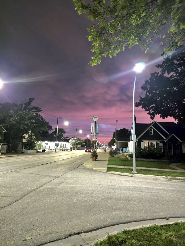 Some noody and interesting skies last night after a rainy afternoon. Summer is flying by. Sunset was at 9:17 p.m. #Winnipeg