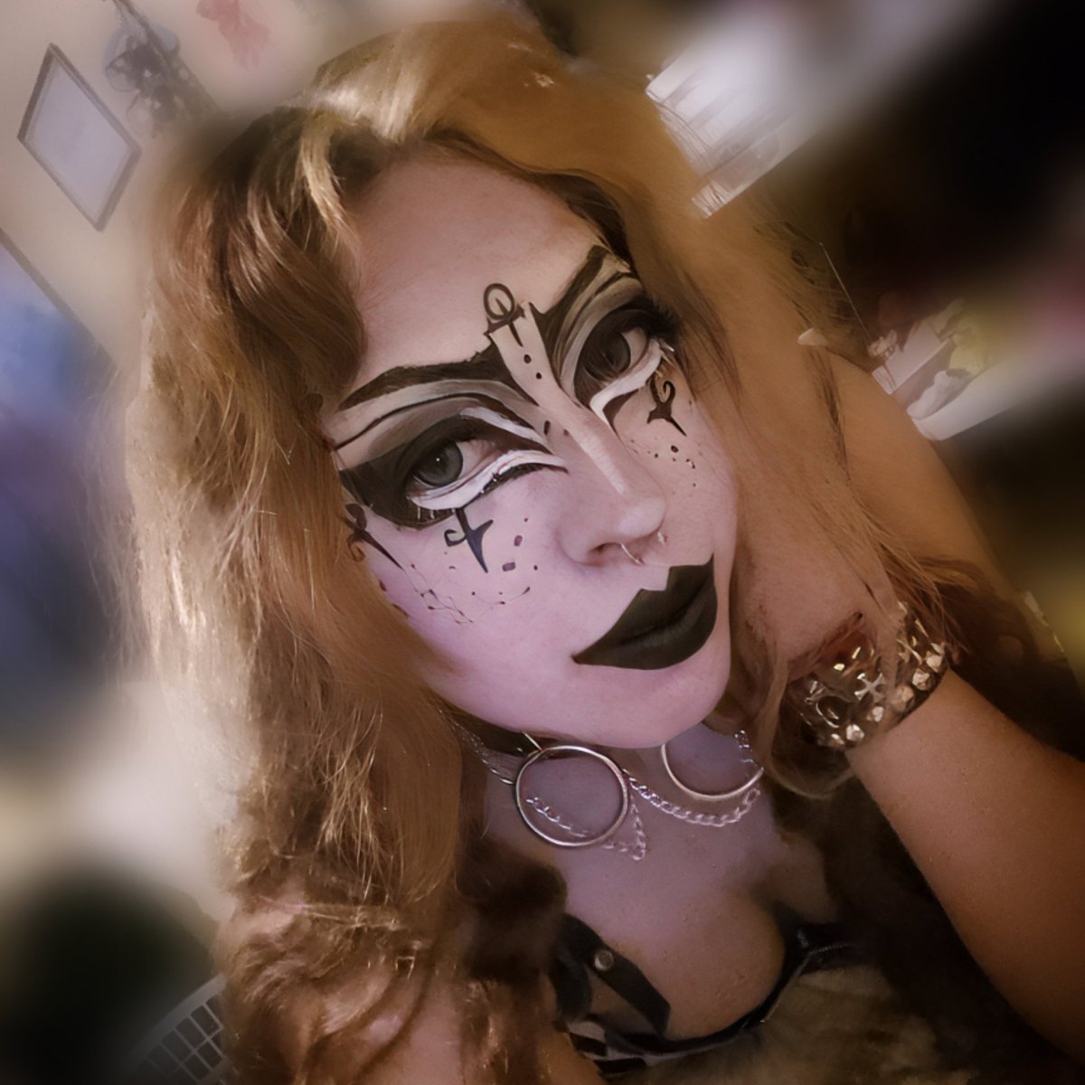 Piercethekare's tweet photo. 🦇⛓️🖤
🧷https://t.co/IZ3COZNNJj
🧷https://t.co/tgRAyfxHZA

#gothmakeup #darks  #makeup #gotic  #pastelgoth #gothicstyle #gothic_girl #maquillaje #goth #alternative #emo #gothicas #alternativemakeup  #alternativestyle https://t.co/xZJrslPZA2