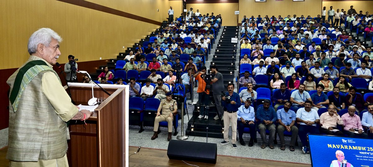 JAMMULINKS's tweet image. JAMMU: Lieutenant Governor Manoj Sinha today addressed the inaugural ceremony ‘Navarambh&apos; to welcome incoming BTech, MTech, PhD and MSc students at Indian Institutes of Technology (IIT) Jammu.

Read: jammulinksnews.com/newsdetail/392…