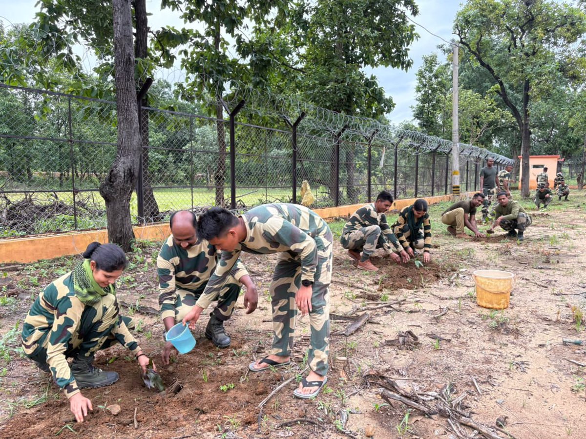 BSFODISHA's tweet image. 🇮🇳 Green warriors in action! 🌿💚
116 Bn BSF's A Coy, COB Budhakhol, successfully conducted a plantation drive, planting 190+ saplings. Kudos to the team for their commitment to environmental sustainability! 🌱 #GreenIndiaInitiative #EnvironmentalSustainability
#BSF
#BSFOdisha