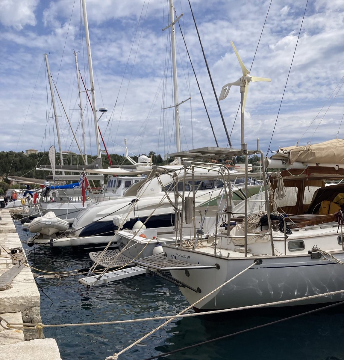 JanBaynham's tweet image. #TheSilentSister
8 days to go - 'Gleaming white vessels of every shape and size were moored along the harbour wall. The water stretching out in front of her glowed a deep aquamarine + was so clear she saw shoals of small fish wriggling around the hulls of the boats.’
@JoffeBooks