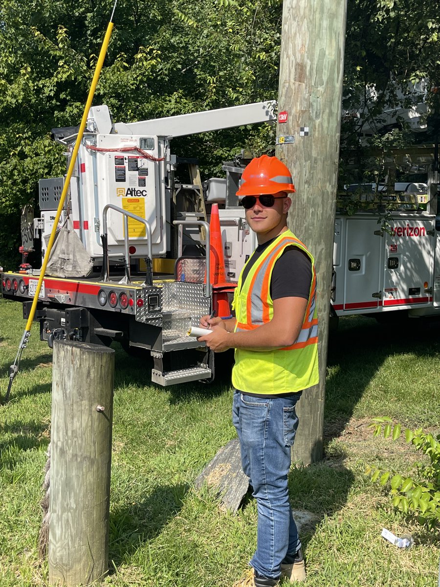 NYSDOTHV's tweet image. Meet Adam-a student from @stonybrooku -he is working as a Transportation Construction Inspector in our internship program. Adam is getting real field experience working on the Annsville Circle project. Great job Adam!