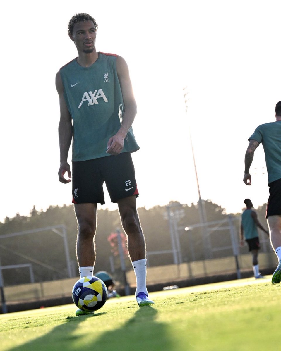 UniversLFC's tweet image. HUGO.
