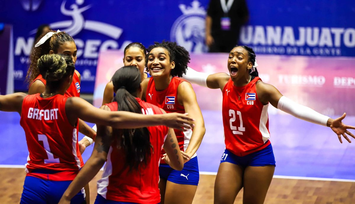 #Cuba derrotó sorpresivamente a Canadá en la apertura de la Copa Panamericana Sub-23 Femenina de #Voleibol 2025.
Espectacular remontada que selló 3-2 (18-25, 23-25, 26-24, 25-18, 17-15). 
En el Domo de la Feria en León, Guanajuato, México. #Cuba #volleyball #DeporteCubano