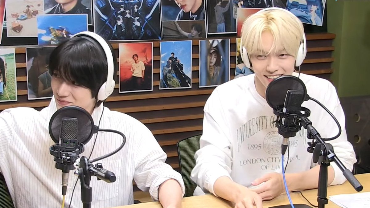 hourlydanjjakz's tweet photo. soogyu on "best friend, lee hyun" 🎧♥️ https://t.co/EZwTXN5Jz7