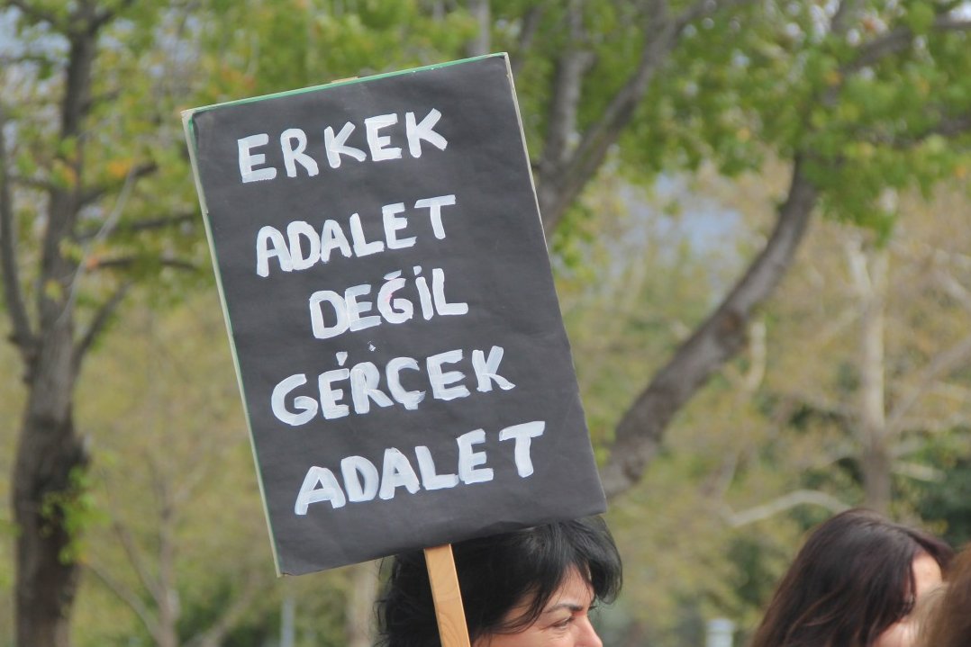 📢Gündem Fethiye olarak Muğla genelinde kadına, çocuğa ve LGBTİ+'lara yönelik erkek şiddeti davalarının takip edilmesini kolaylaştırmak amacıyla yeni bir çalışmaya başlıyoruz.

Amacımız, gazeteciler ve sivil toplum kuruluşları için bu davaların görünürlüğünü ve erişilebilirliğini