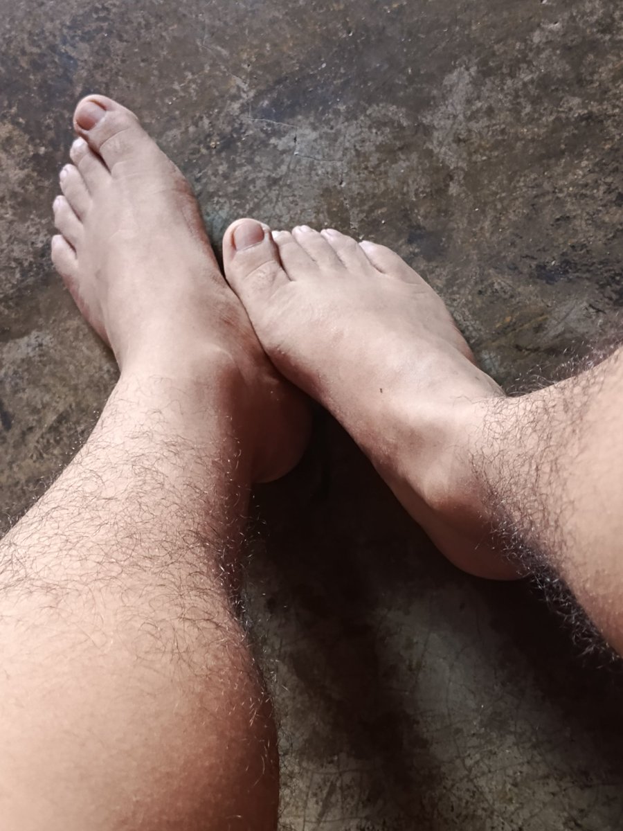 AlfredCCS66's tweet photo. Feliz semana 
#fetiche #feet #piesmasculinos #mc #venezuela #caracas #ccs #men #malefeet #gay #feetfetısh #feetcommunity #feetnails #feetmen #menfeet https://t.co/e6huIxSgq5