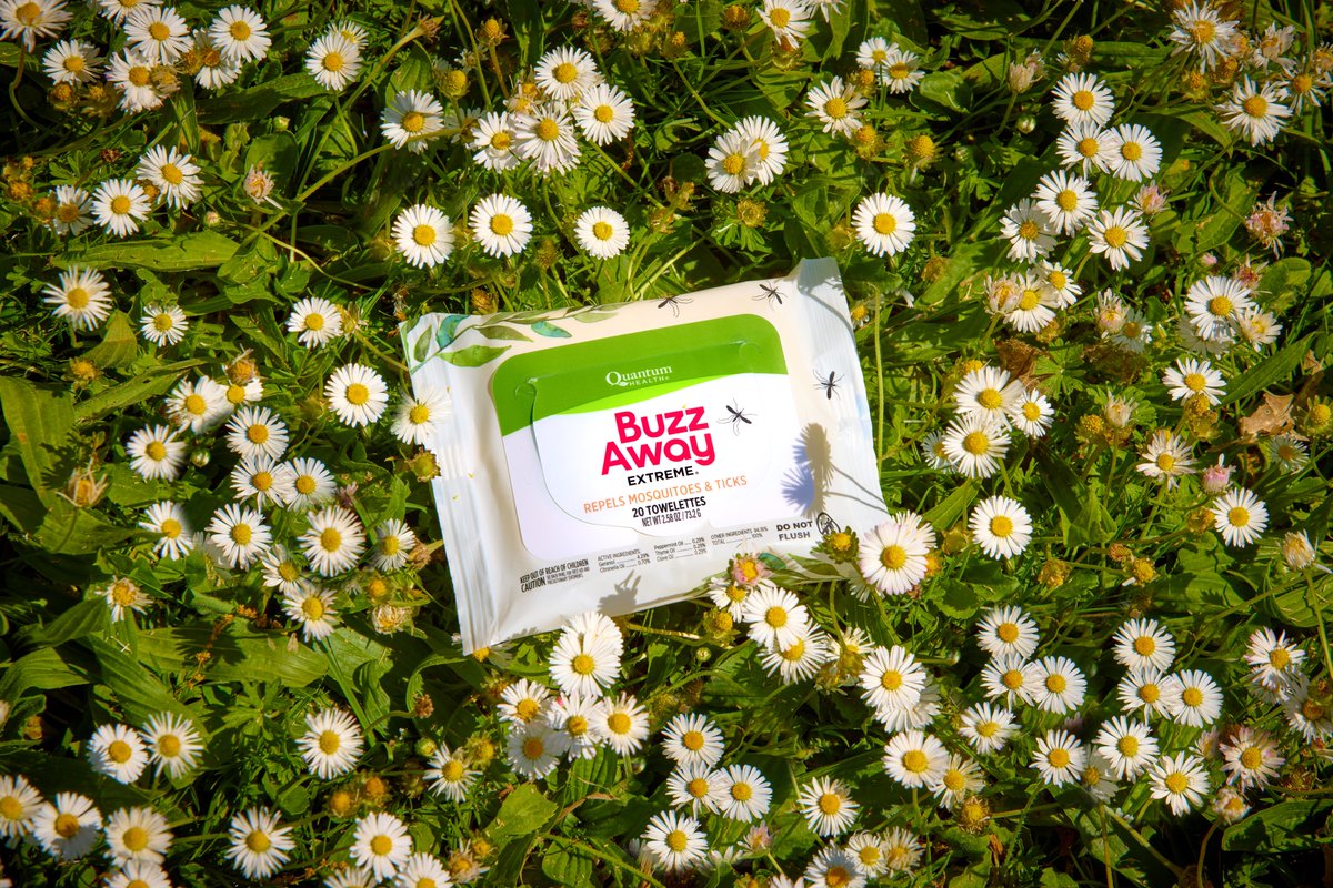 QuantumNatural's tweet image. Get relief from mosquitoes and ticks with our Deet-Free*, non greasy, Buzz Away Extreme wipes! 🦟

*not a safety claim
•
#PlantBasedRepellent #DeetFree #InsectRepellent #BuzzAwayExtreme #MosquitoRepellent #BugRepellent