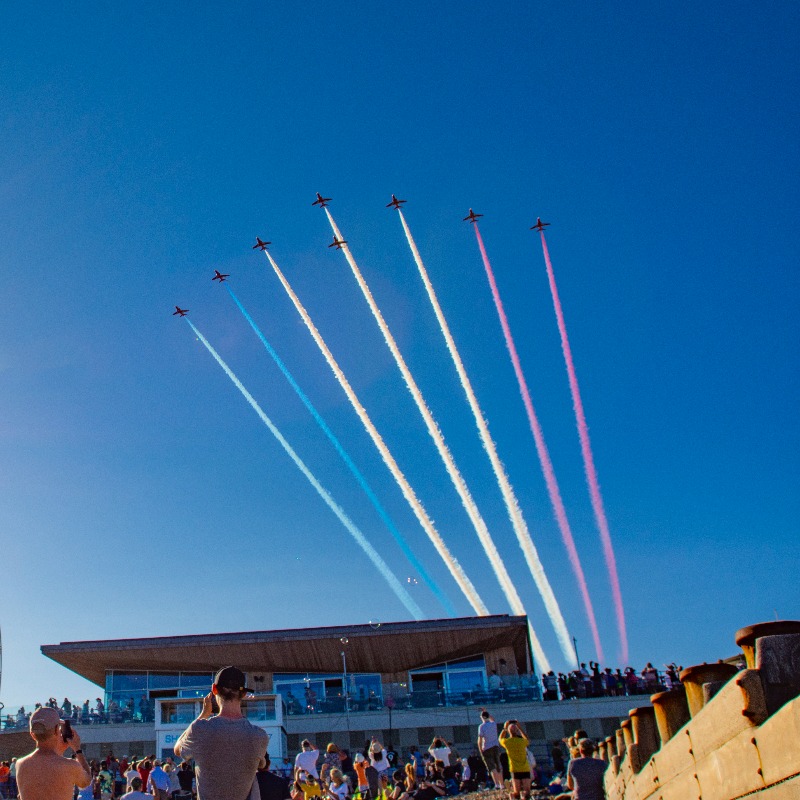 Eastbourne Airshow returns next month! Taking place from 14 - 17 August, enjoy displays from the Red Arrows, RAF Typhoon, Norwegian Vampire &amp; more. Enhance your experience with reserved seating, VIP hospitality or pre-book parking: tinyurl.com/2s4jcbup

📷 Claire Hartley