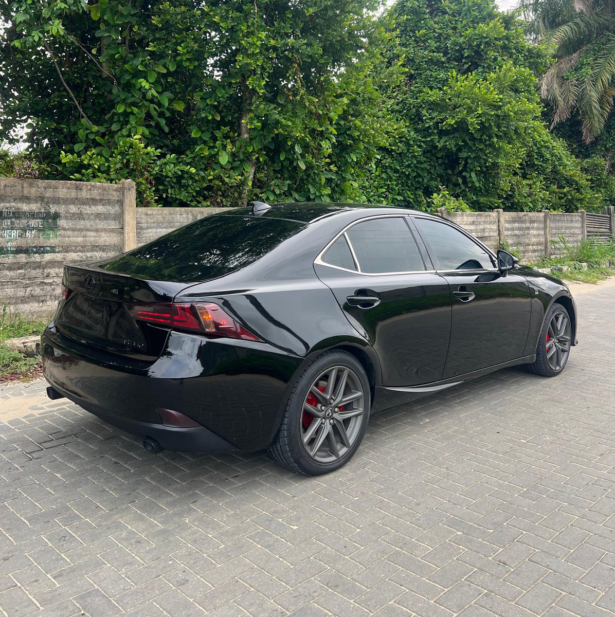 Kinglamarr___'s tweet photo. Distress sale!!!
2014 Lexus IS 350 F-sport now available
-Registered 
-Black on Red Interior  
🏷️: N13 million ($8.6k)
Contact for details 📥