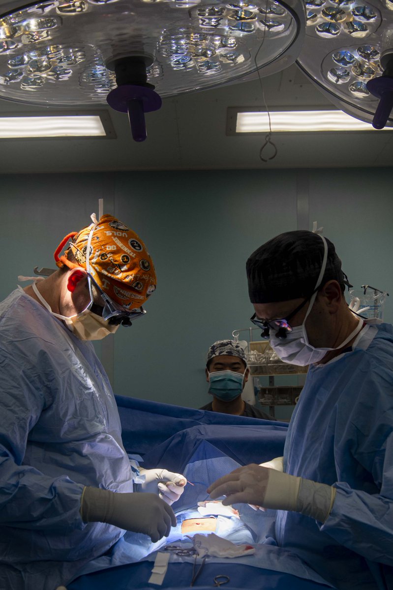 NAVSOUS4THFLT's tweet photo. Needle little help with that? ๐ชก๐
Surgeons assigned to the @USNavy's Mercy-class hospital ship USNS Comfort (T-AH 20) perform a hernia repair surgery on a Costa Rican patient aboard Comfort while in Limรณn, Costa Rica during #ContinuingPromise 2025.๐บ๐ธ๐จ๐ท
#CP25 is the 16th iteration of the U.S. Naval Forces Southern Command & U.S. 4th Fleet-led mission support since 2007, which aims to foster goodwill, strengthen existing partnerships with partner nations, and form new partnerships between host nations, non-federal entities, and international organizations. ๐ค๐
๐ธ: MC2 Boatright
#StrongerTogether #ContinuingPromise #USNSComfort #Partnership #PromesaDuradera #EstamosUnidos