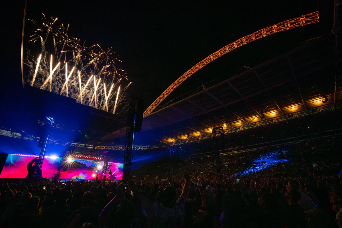 wembleystadium's tweet image. These shows will Live Forever 🕊️

#OasisLive25