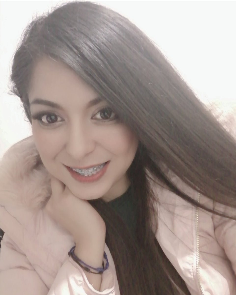 (C): Holis, espero hoy poder estar con ustedes subiendo varias cositas, como imágenes ricas, fotos mías obvio y tal vez alguna mini historia de mi hehe.
Cuídense y ya saben, llenenme de comentarios ricos las fotos y mandenme sus edits y tributos que le hagan a mis fotos😘