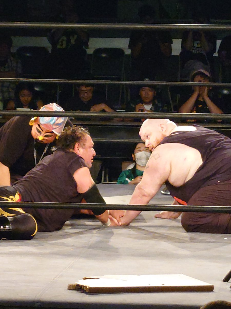 isuzu_ramen's tweet image. 試合後はノーサイド
Super Crazy&amp;amp;Matt Tremont選手

#GameChangerWrestling 
#gcwjapan 
#GCW