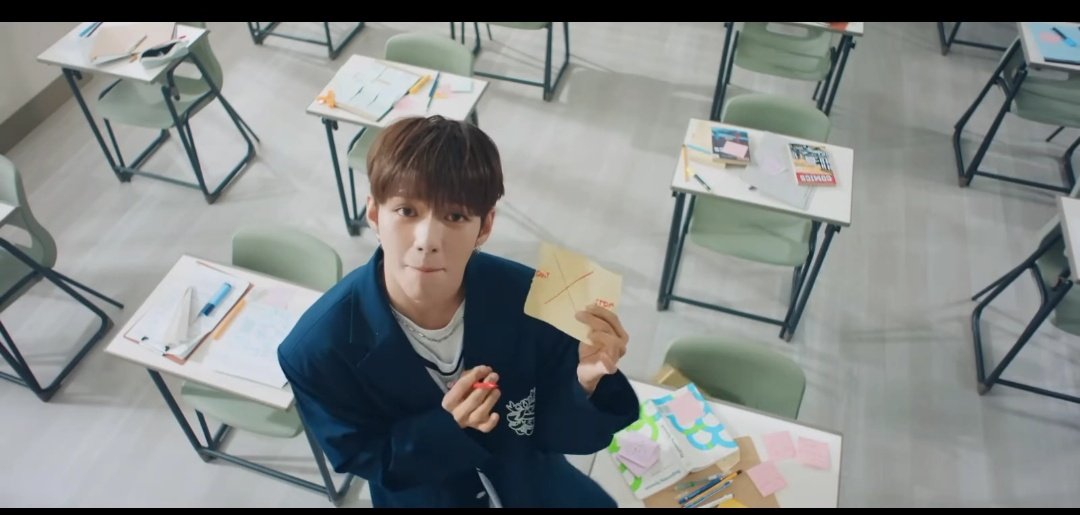 nishjunzz's tweet image. DROP THE TAGS with your favourite moment from the MV

AHOF THE UNIVERSE MV OUT NOW
#아홉_파랑학교_초록잔디_빨간운동화_MV
#AHOF_TheUniverse #WHOWEARE
@AHOF_official