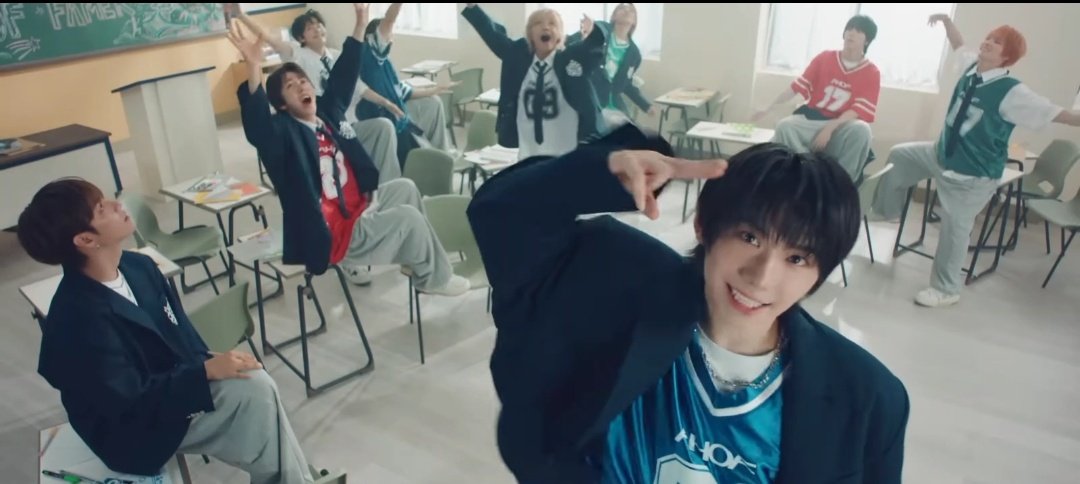 nishjunzz's tweet image. DROP THE TAGS with your favourite moment from the MV

AHOF THE UNIVERSE MV OUT NOW
#아홉_파랑학교_초록잔디_빨간운동화_MV
#AHOF_TheUniverse #WHOWEARE
@AHOF_official