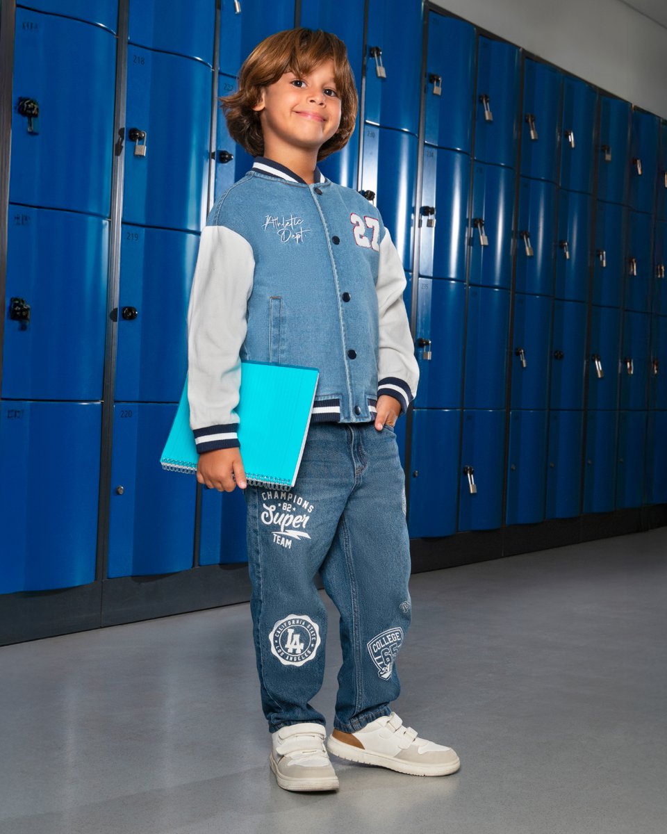 maxfashionMENA's tweet image. No clichés, just cool kids in cooler fits.😎

#MaxFashion #MyMaxStyle #BackToSchool#MaxKids #FirstDayFits #BackpackGoals #MaxSchoolStyle #ClassroomCool #ReadySetSchool #SchoolLooksMaxed