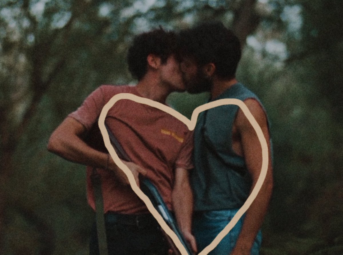 thebookishalex's tweet image. i&apos;m still not over them forming a literal heart on their first on screen kiss, I could cry
#maestro #maestroinblue