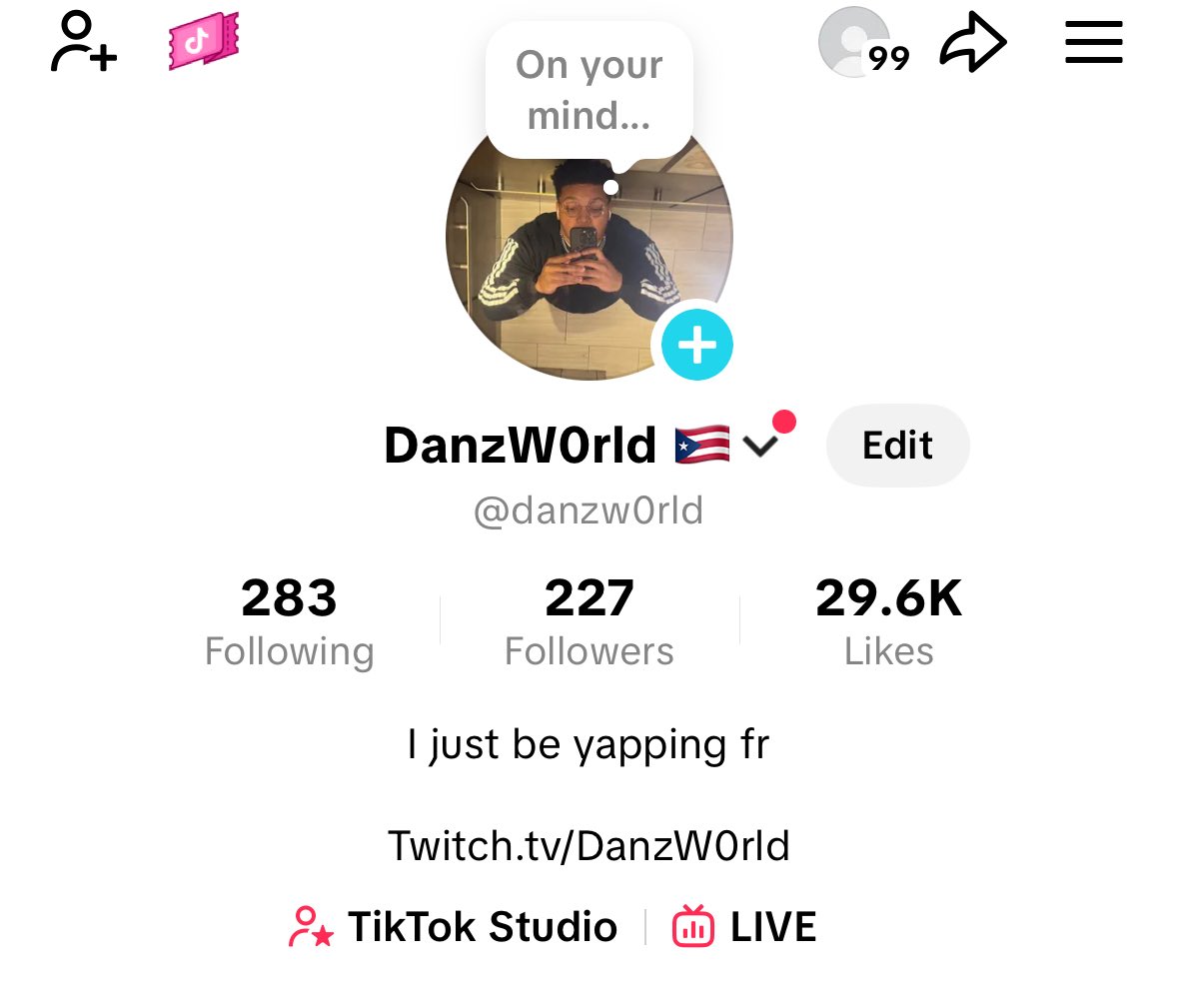 DanzW0rld's tweet image. Twitter is praying on my downfall today tap in to keep in touch cause I'm not making another account if I get clapped 🙏🏽