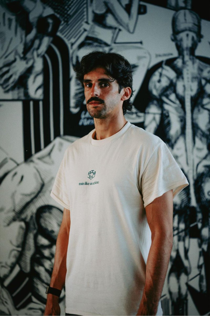 CabineSport's tweet image. O ginásio PTW360 lançou uma t-shirt alusiva a Francisco Trincão, de comemoração pela época bem sucedida do extremo do Sporting e da Seleção Nacional.