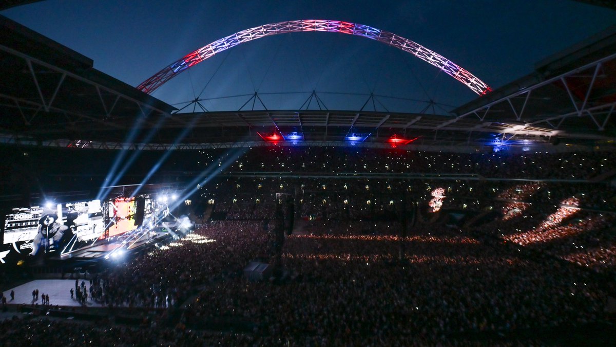 wembleystadium's tweet image. These shows will Live Forever 🕊️

#OasisLive25