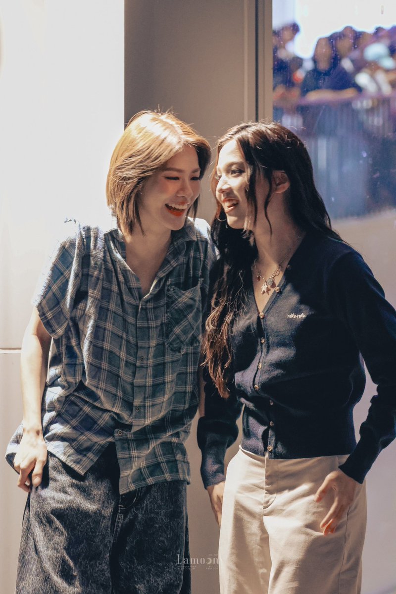 Lamoon_LM's tweet image. ตั้งใจไปเจอครั้งแรก เดี๋ยวครั้งหน้าเราจะตั้งใจไปเจออีกนะ 🧡💜
#มหกรรมนิยายนานาชาติ2025xEB
#EmiBonnie #เอมี่บอนนี่