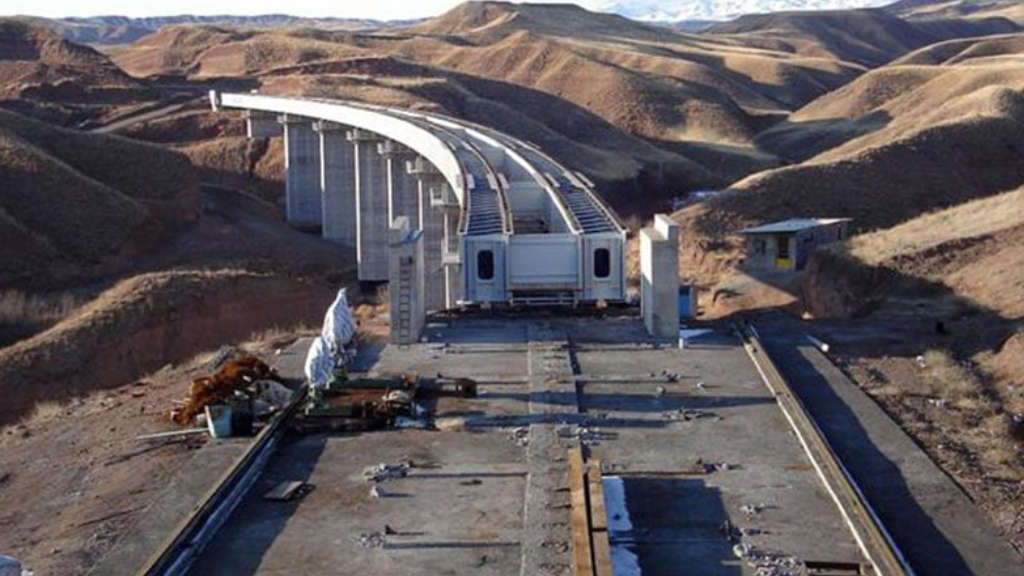 RussiasPivot's tweet image. New Russia-Azerbaijan Border Railway Station To Be Built To Service INSTC
russiaspivottoasia.com/new-russia-aze…
Russia is building a new railway crossing between Dagestan and Azerbaijan to help increase rail traffic through to Iran as part of the INSTC network.#RussiaAzerbaijan #RussiaRail