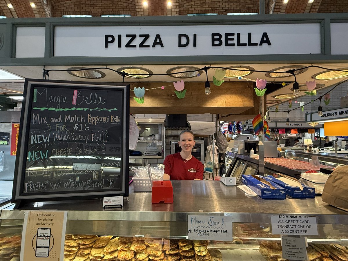 SkrticX's tweet image. Stopped by Pizza di Bella at the West Side Market and spoke with staffer Lauren Eberly. The stand’s been serving up pizza bagels, stromboli, and more for 2 years. Owned by Christina McRae, it’s an offshoot of Mangia Bella Italian Goods in Fairview Park.