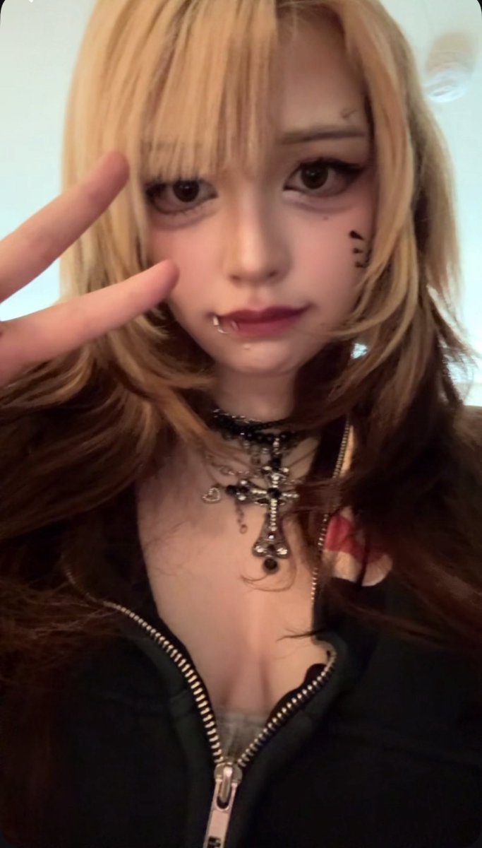 clamrich's tweet image. Soul in the flesh