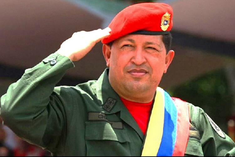 𝓐𝓵𝓮𝓲𝓭𝓪🇨🇺꧂ (@aleidab95) on Twitter photo <a href="/GabrielaBella59/">Gabriela</a> <a href="/EVilluendasC/">Enrique Villuendas</a> <a href="/OmarMG31685418/">OmarMG</a> <a href="/CubanoAPie2/">Cubano A Pie</a> <a href="/rmandoVersos/">Armando F A</a> <a href="/AnaibisVina/">Pinera de Pura Cepa</a> <a href="/LiuvasPerez/">Liuvas Alonso Pérez</a> <a href="/PerezLegon19752/">Domingo Pérez Legón</a> <a href="/AboDCausaJusta/">Rubén Loor A13</a> <a href="/IsmaelCuba5/">Ismael Gonzalez</a> Porque #Chávez canta, canta
La canción de la victoria,
Ante él se inclina la historia
Y su estirpe se agiganta.
La América se levanta
Con el sol de este gigante
Que firme y echa'o pa'lante
Mandó al yanquis pal' carajo
Y este día de vuelta trajo
Tu recia voz Comandante. <a href="/GabrielaBella59/">Gabriela</a> <a href="/EVilluendasC/">Enrique Villuendas</a> <a href="/OmarMG31685418/">OmarMG</a> <a href="/CubanoAPie2/">Cubano A Pie</a> <a href="/rmandoVersos/">Armando F A</a> <a href="/AnaibisVina/">Pinera de Pura Cepa</a> <a href="/LiuvasPerez/">Liuvas Alonso Pérez</a> <a href="/PerezLegon19752/">Domingo Pérez Legón</a> <a href="/AboDCausaJusta/">Rubén Loor A13</a> <a href="/IsmaelCuba5/">Ismael Gonzalez</a> Porque #Chávez canta, canta
La canción de la victoria,
Ante él se inclina la historia
Y su estirpe se agiganta.
La América se levanta
Con el sol de este gigante
Que firme y echa'o pa'lante
Mandó al yanquis pal' carajo
Y este día de vuelta trajo
Tu recia voz Comandante.