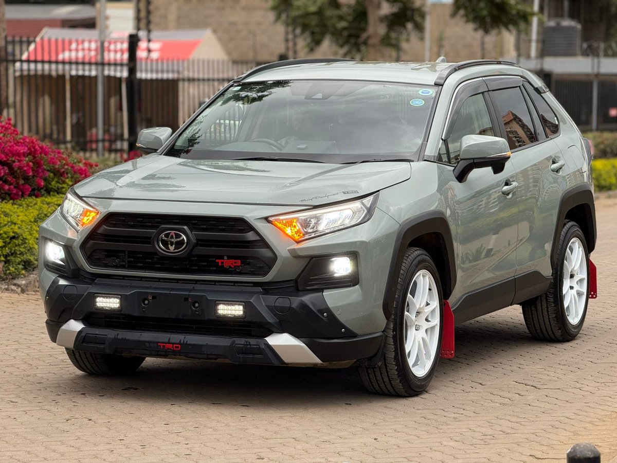 CaraniAuto's tweet photo. 🔥 2020 Toyota RAV4 GR Adventure – TRD Grade! 🔥
✅ New Shape | Sporty Look
✅ Leather Seats | 81,000 KM
✅ Eco, Normal & Sport Modes
✅ Electric & Heated Seats
✅ EyeSight | I-Stop | Sports Rims
💰 Price: Ksh 4,700,000
📞 Call/WhatsApp 0791 492 629
#ToyotaRAV4 #GRAdventure https://t.co/VfHRQy3gkL