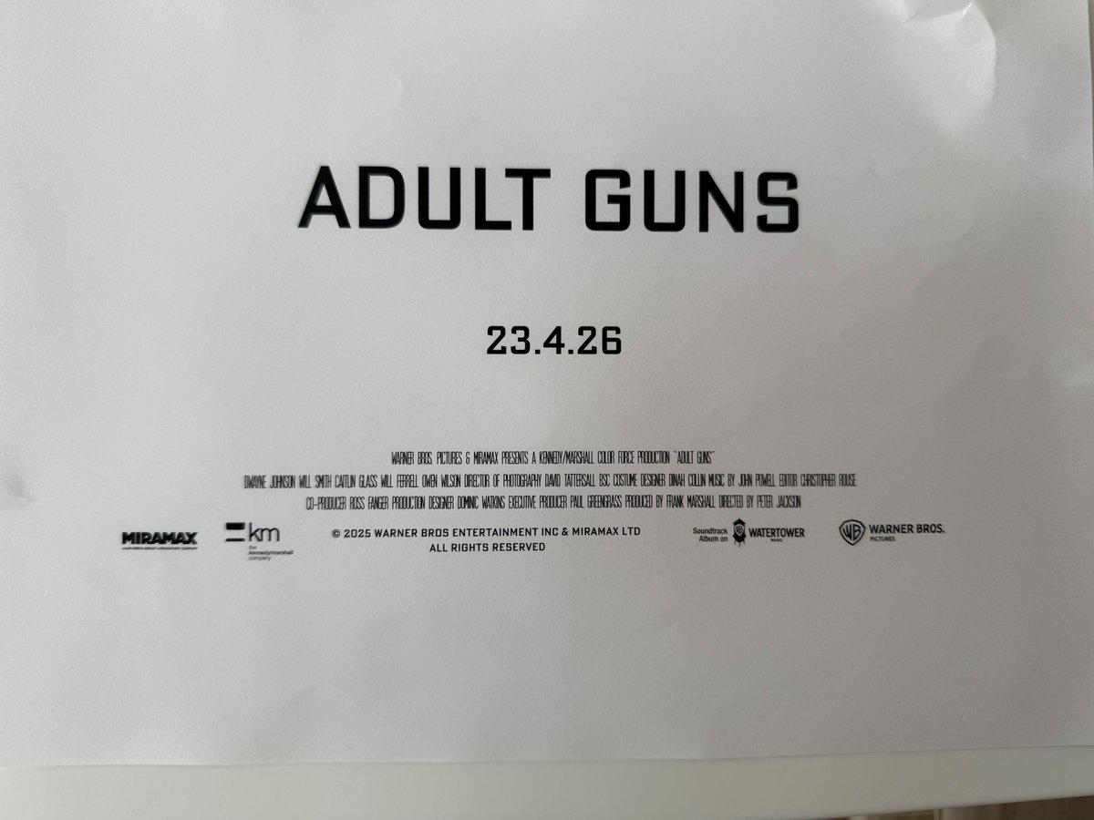 EadrictheWild's tweet image. Autistic 19yo spends hours building end credits in ppt. Now branched out to making new films. I asked him what this was about and he said ‘New York with guns’
This sort of storytelling is missing in Hollywood. Fire cast too and directed by Peter Jackson!