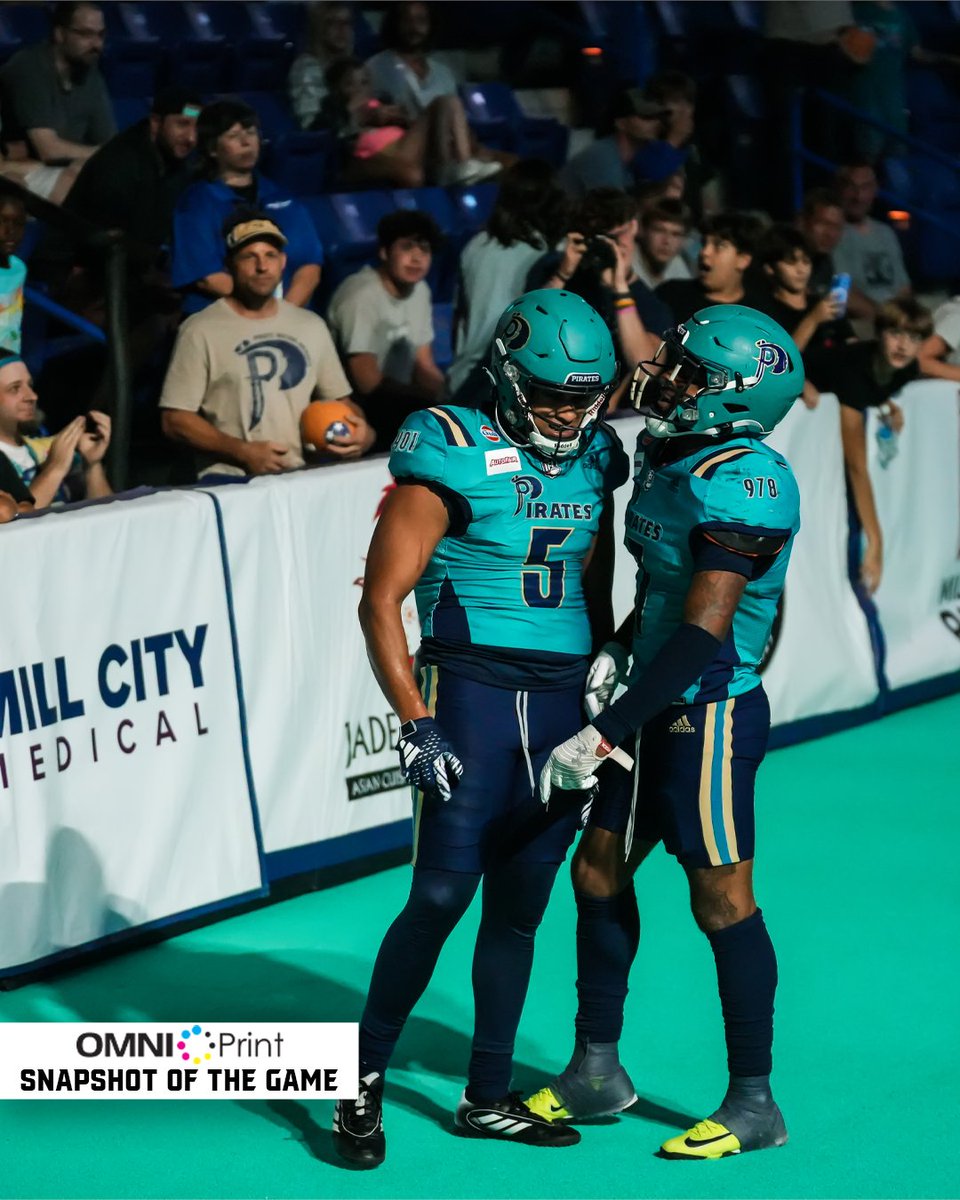Just a couple of dawgs enjoying the spotlight! 🔥🏴‍☠️

#OMNIPrint presents your Game 16 #SnapshotOfTheGame 📸

#NeverShallWeSink | #goIFL | @indoorfl