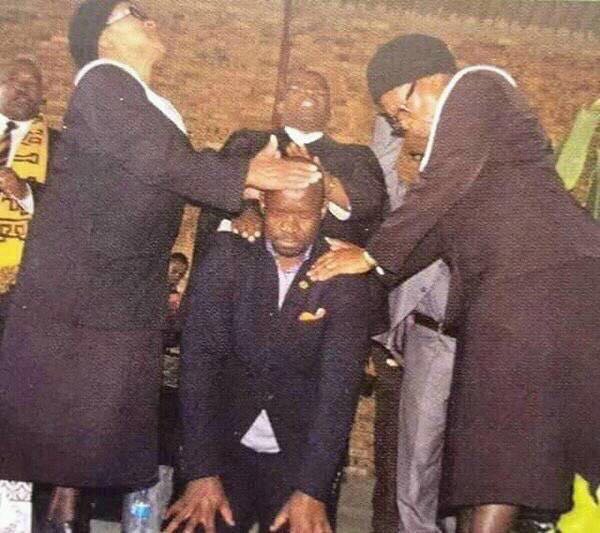 DhlomoV's tweet image. Coach @SteveKomphela_ 

May God bless us with the Champions league this season