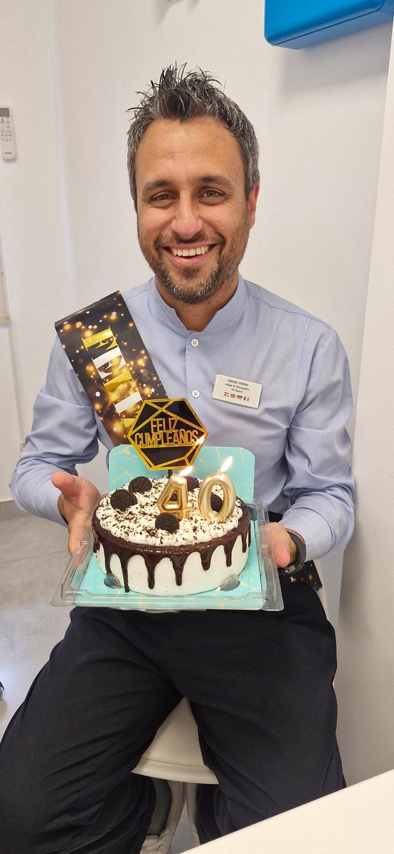At #SunsetViewClub we had the pleasure of celebrating the #birthday of our amazing Head of Reception surprising him with a small celebration with #teammembers Congratulations David! 🥳🥳🥳🥳