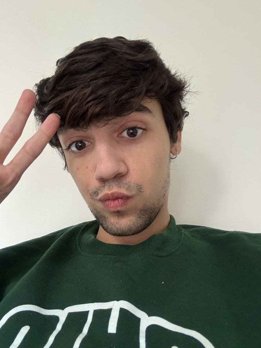 joaoulianaf's tweet image. queria avisar a todos os capixabers que tô indo pra vitória amanhã
vai ter meet and greet na fluente e bolt