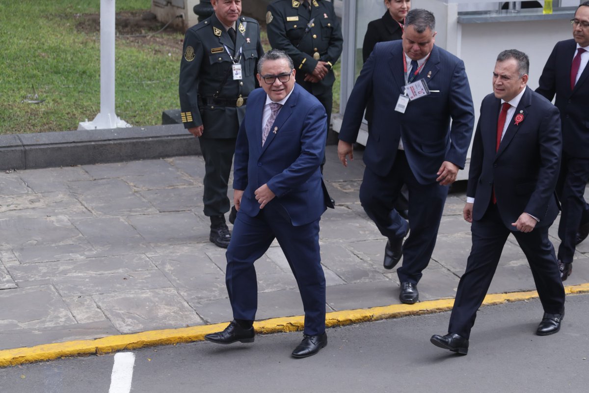 Víctor Reyes Parra (@nekrorp) on Twitter photo <a href="/Politica_ECpe/">Política El Comercio</a> Llegan también los tres funcionarios de Palacio de Gobierno más cercanos a Dina Boluarte: el censurado exministro Juan José Santiváñez, el secretario general Enrique Vílchez y Fredy Hinojosa, jefe de de asesores y vocero presidencial. Foto: GEC / Julio Reaño <a href="/Politica_ECpe/">Política El Comercio</a> <a href="/Politica_ECpe/">Política El Comercio</a> Llegan también los tres funcionarios de Palacio de Gobierno más cercanos a Dina Boluarte: el censurado exministro Juan José Santiváñez, el secretario general Enrique Vílchez y Fredy Hinojosa, jefe de de asesores y vocero presidencial. Foto: GEC / Julio Reaño <a href="/Politica_ECpe/">Política El Comercio</a>