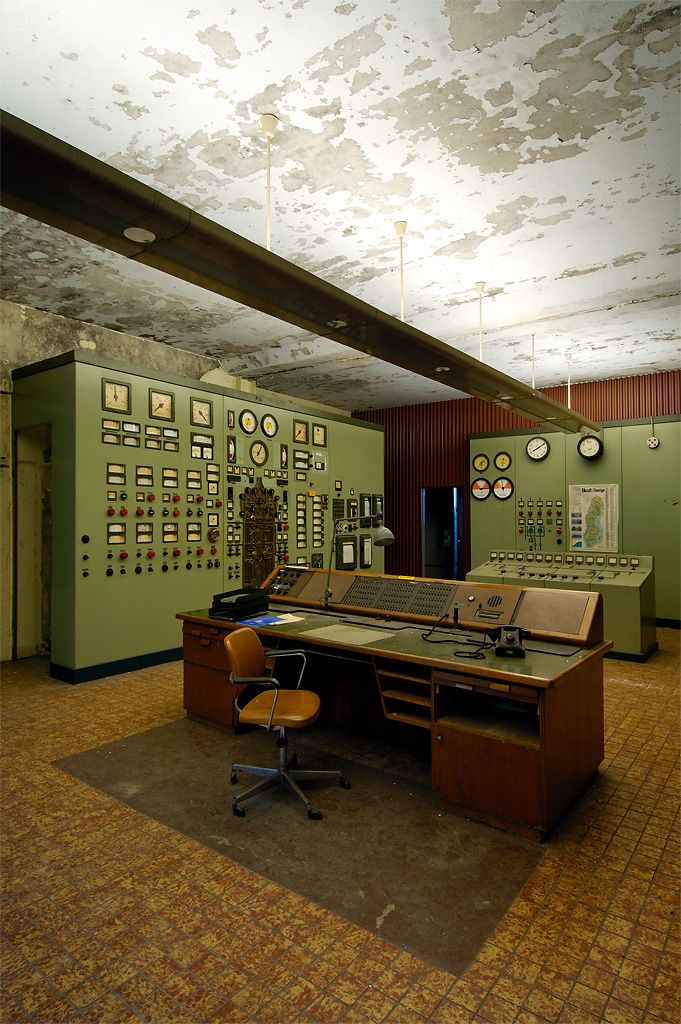 FrothyFriar's tweet image. this is where I&apos;ll be Tweeting from today. If you need me, or if those aliens land, call me on my landline