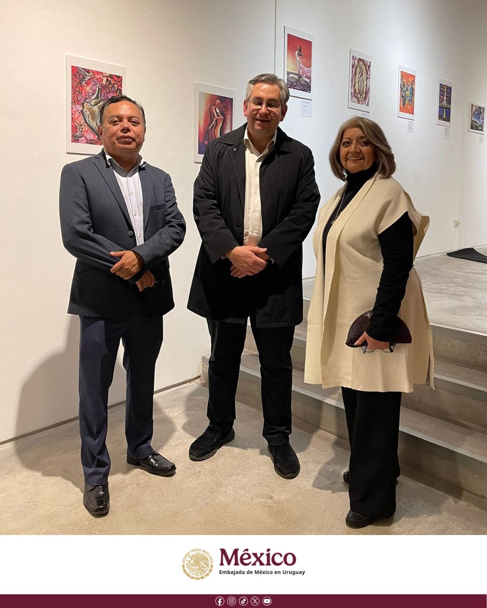 EmbaMexUru's tweet image. 🎨🖋️ “Idilio: de la Péndula al Lienzo” llegó a Montevideo este 24 de julio.

La Embajada de México inauguró esta muestra colectiva que une poesía y arte visual, con obras inspiradas en poetas como Sor Juana, Neruda y Benedetti.

📍 Espacio Cultural Emb. Vicente Muñiz Arroyo