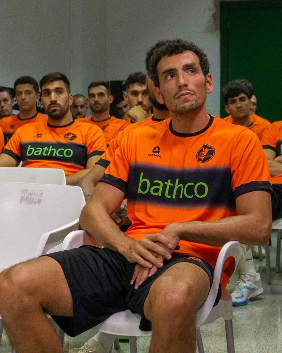 🎉 ¡Hoy cumple años nuestro Andrés Moyano!

🤩 No hemos tenido tiempo de prepararle el diseño de cumple, pero sí de desearle unos felices 29 años

🧡 ¡Disfruta mucho Andrés!