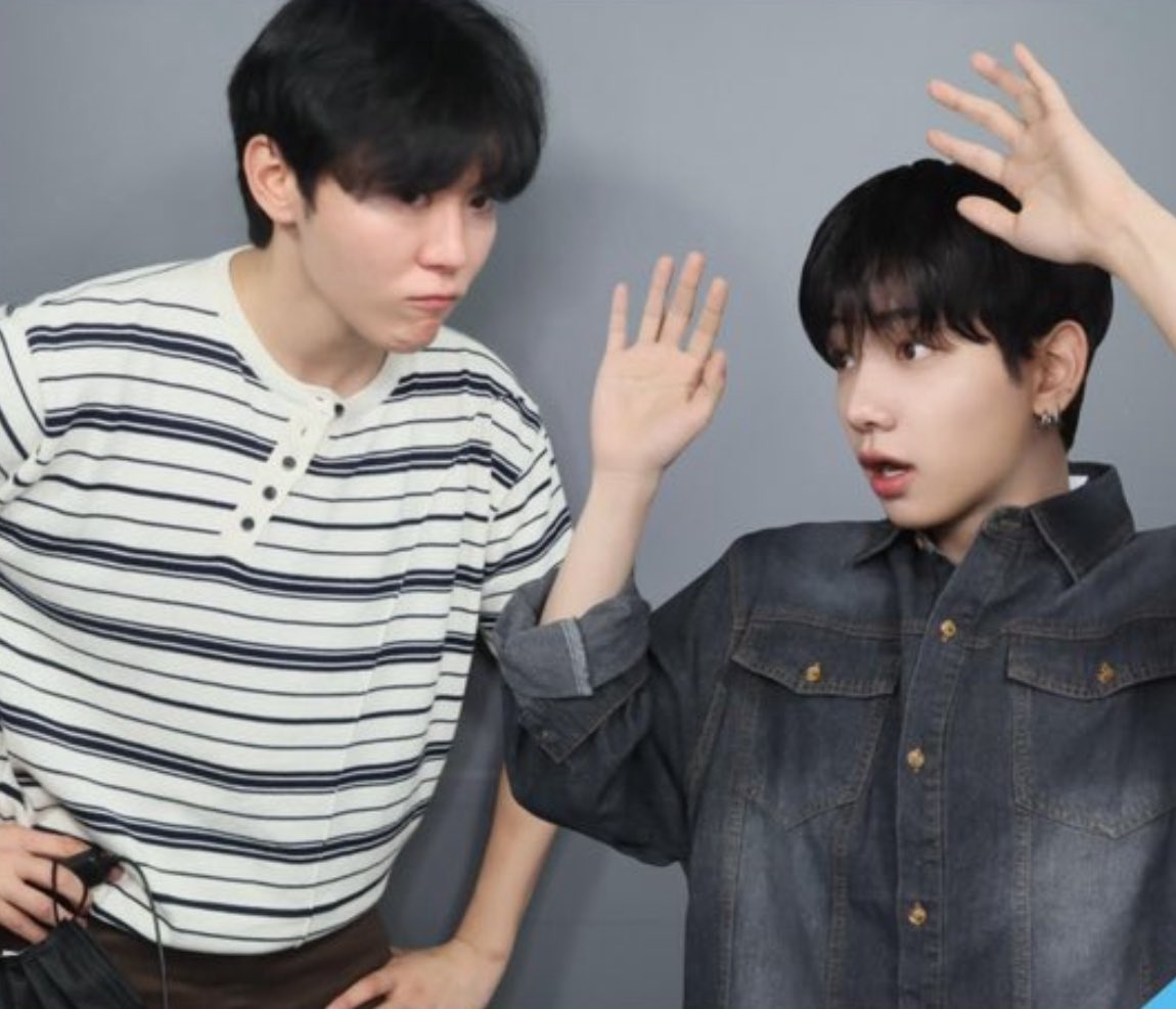 seungkboos's tweet image. this one is fucking killing meee