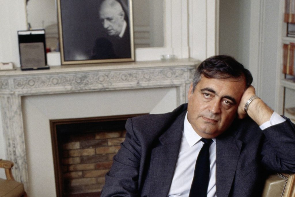 « La construction européenne se fait sans les peuples, elle se fait en catimini, dans le secret des cabinets, dans la pénombre des commissions, dans le clair-obscur des cours de Justice. »
Philippe Séguin, 5 mai 1992.