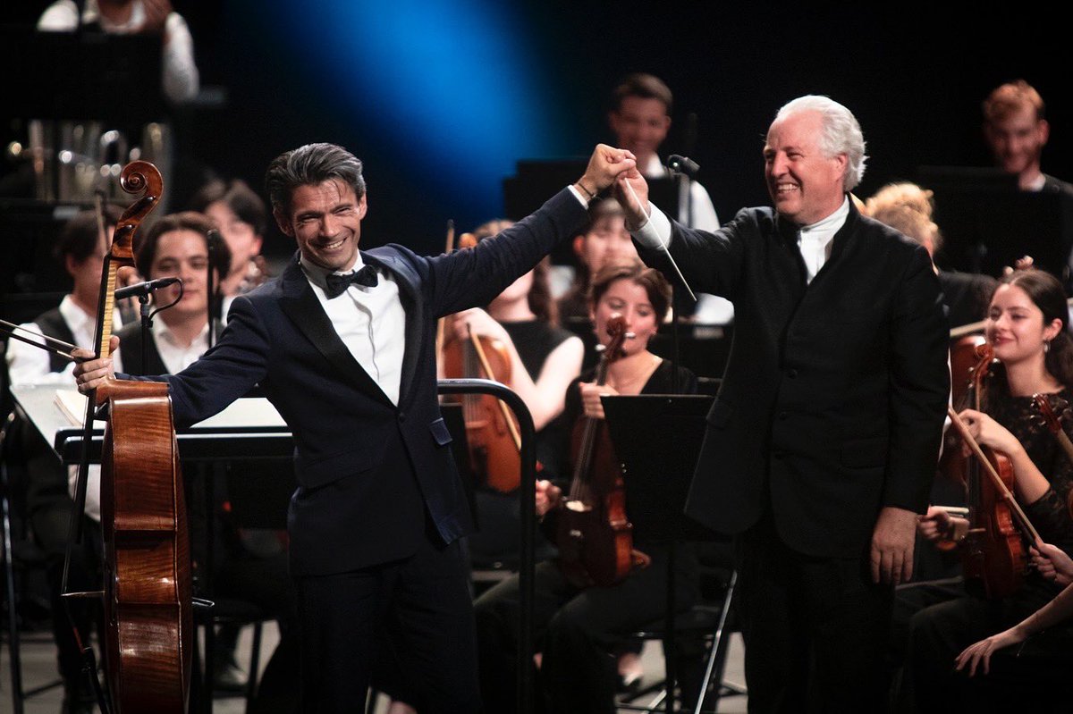 Gautier CAPUÇON (@gautiercapucon) on Twitter photo Le concerto de Dvorak hier soir avec Manfred Honeck & Verbier Festival Orchestra
(c) <a href="/NicolasBrodard/">Nicolas Brodard</a> <a href="/VerbierFestival/">Verbier Festival</a> <a href="/medicitv/">medici.tv</a> Le concerto de Dvorak hier soir avec Manfred Honeck & Verbier Festival Orchestra
(c) <a href="/NicolasBrodard/">Nicolas Brodard</a> <a href="/VerbierFestival/">Verbier Festival</a> <a href="/medicitv/">medici.tv</a>