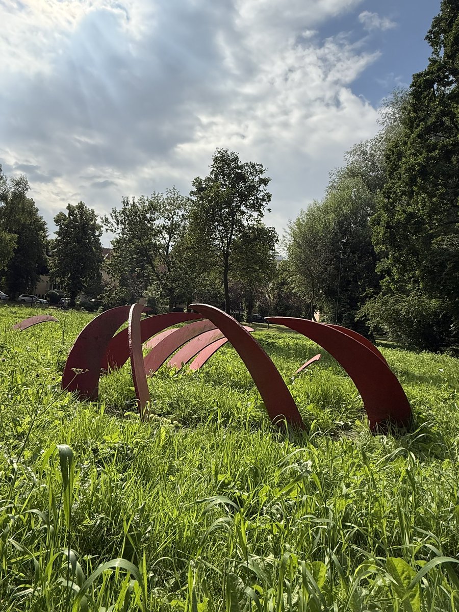 W tym roku chodzimy 60- lecie Biennale Form Przestrzennych. Czy potraficie zlokalizować park, w którym można znaleźć Formy ze zdjęć ? 😄🌿

#ElblagwFormie #miastoElblag #szlakiemformprzestrznnych