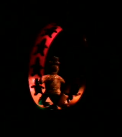 MayaModez's tweet image. "u gotta watch the music video for gingerbread man by the residents. its the kind of thing where u can feel the change in yr life no matter how mentally stable u think u are" -> i love this little guy in the wheel. mayamodez.straw.page
