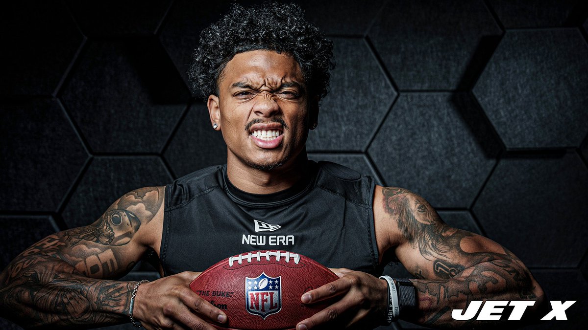 jetsxfactor's tweet image. Without even being asked about him, Aaron Glenn gave out a glowing review for a thriving #Jets rookie 👉 jetsxfactor.com/2025/07/28/ny-…