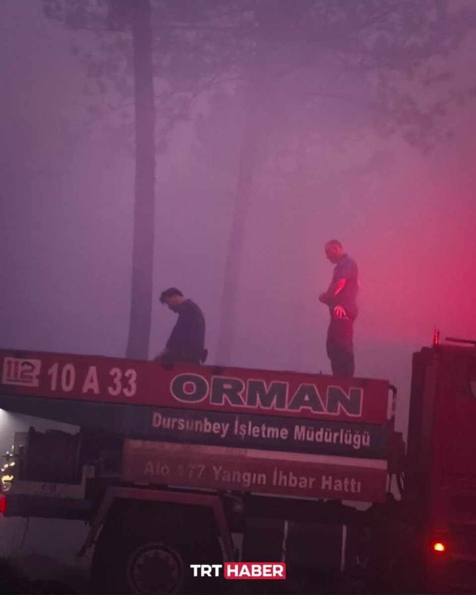 🔴|”Ey iman edenler! Sabrederek ve namaz kılarak Allah’tan yardım isteyin! Çünkü Allah, sabredenlerle beraberdir.” (Bakara Suresi,153.Ayet)

Bursa'da devam eden orman yangınlarıyla mücadele eden Orman Memurları Sabah Namazını kılarken görüntülendi.