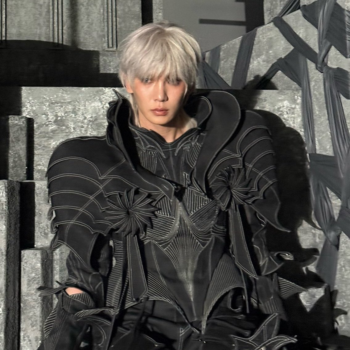 elynnmint's tweet image. key serving sephiroth&apos;s cunty cousin rn I&apos;m in love